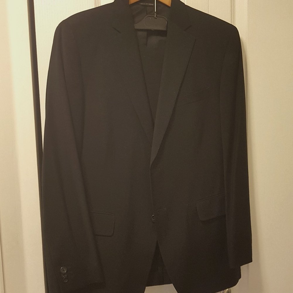 Complete suit for men.